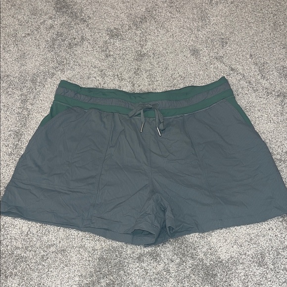 Lululemon Dance Studio High Rise Short - Picture 2 of 7